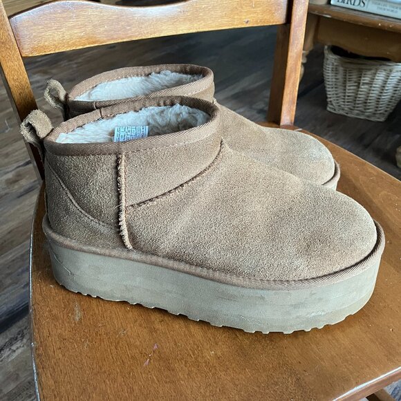 Ugg Ultra Mini Platform Boot size 7 - Picture 1 of 7